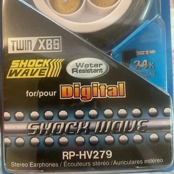 New sealed Panasonic earphones - Picture 3 of 5